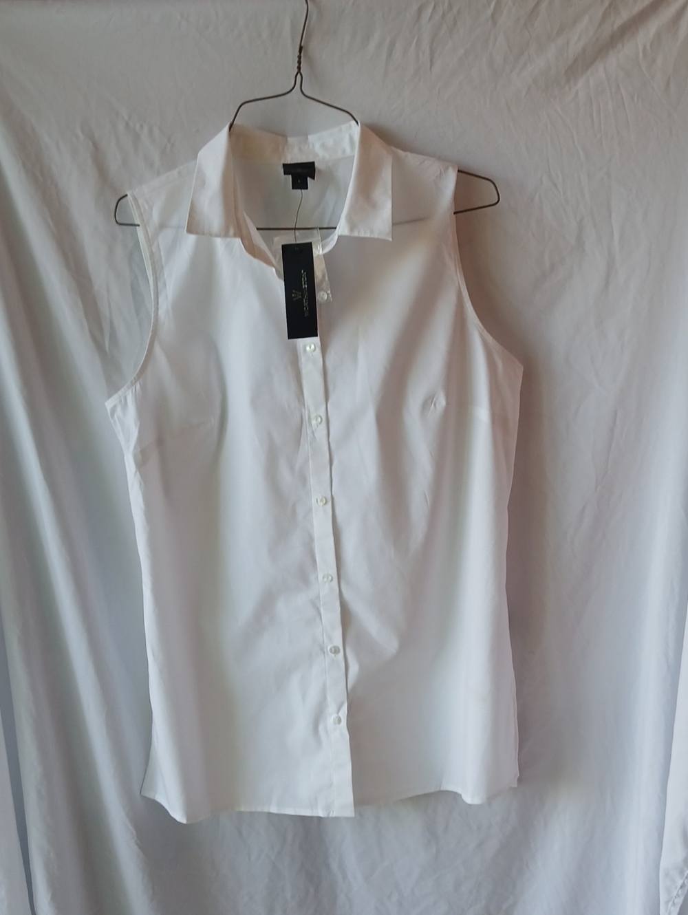 Worthington White Sleeveless Button-Down Shirt